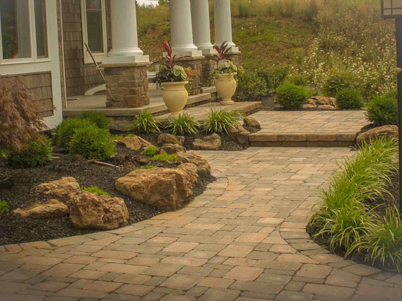 Front landscaping & sidewalk